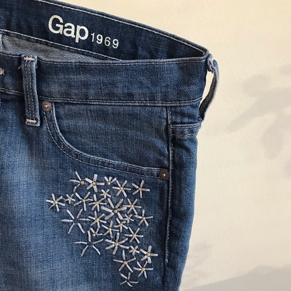 Gap 1969 Denim Jeans - Picture 2 of 4